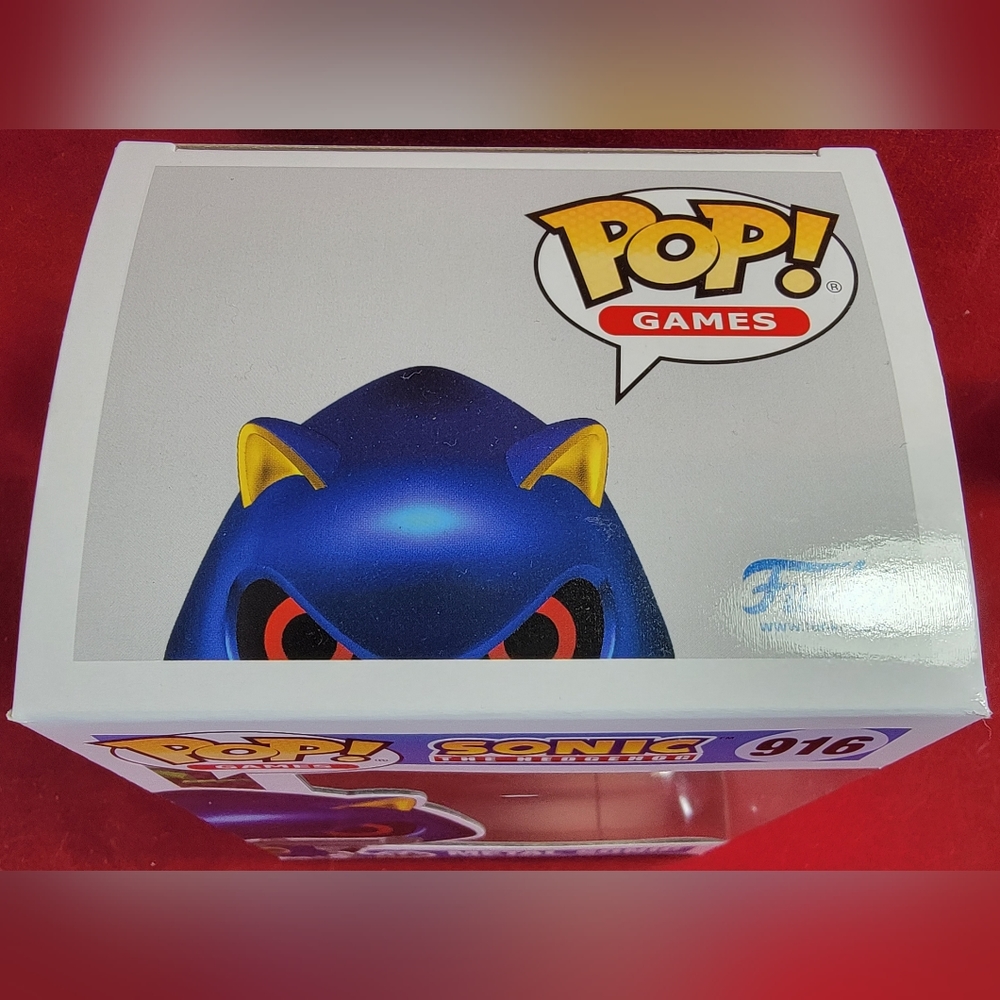 Metal sonic funko # 916 (nib) with pop protector - Picture 4 of 7